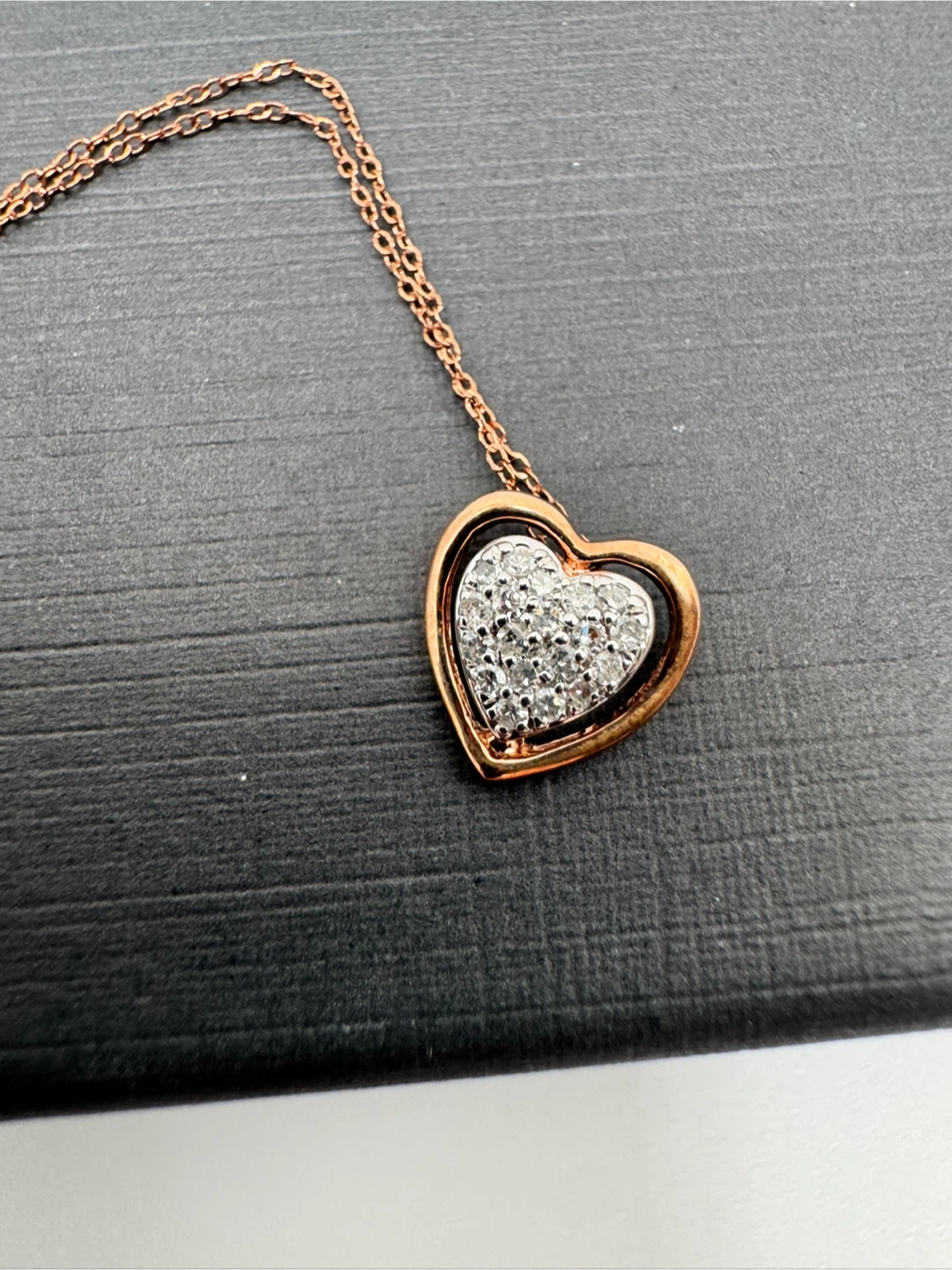 10k Diamond Heart Necklace - photo 2