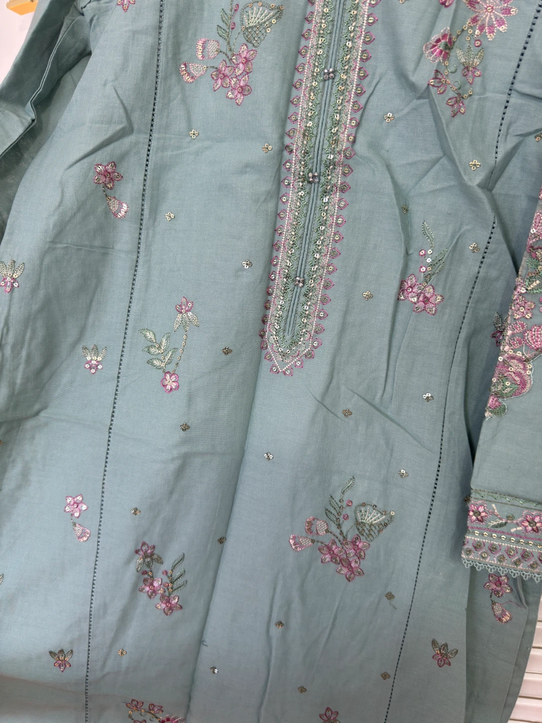 Batik 3 piece Khaddar suit - photo 3