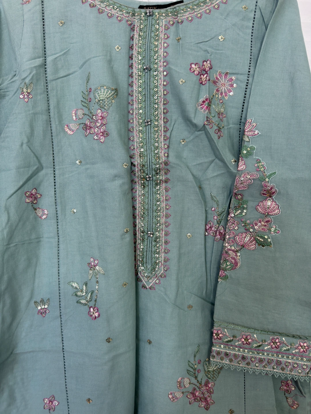 Batik 3 piece Khaddar suit - photo 2