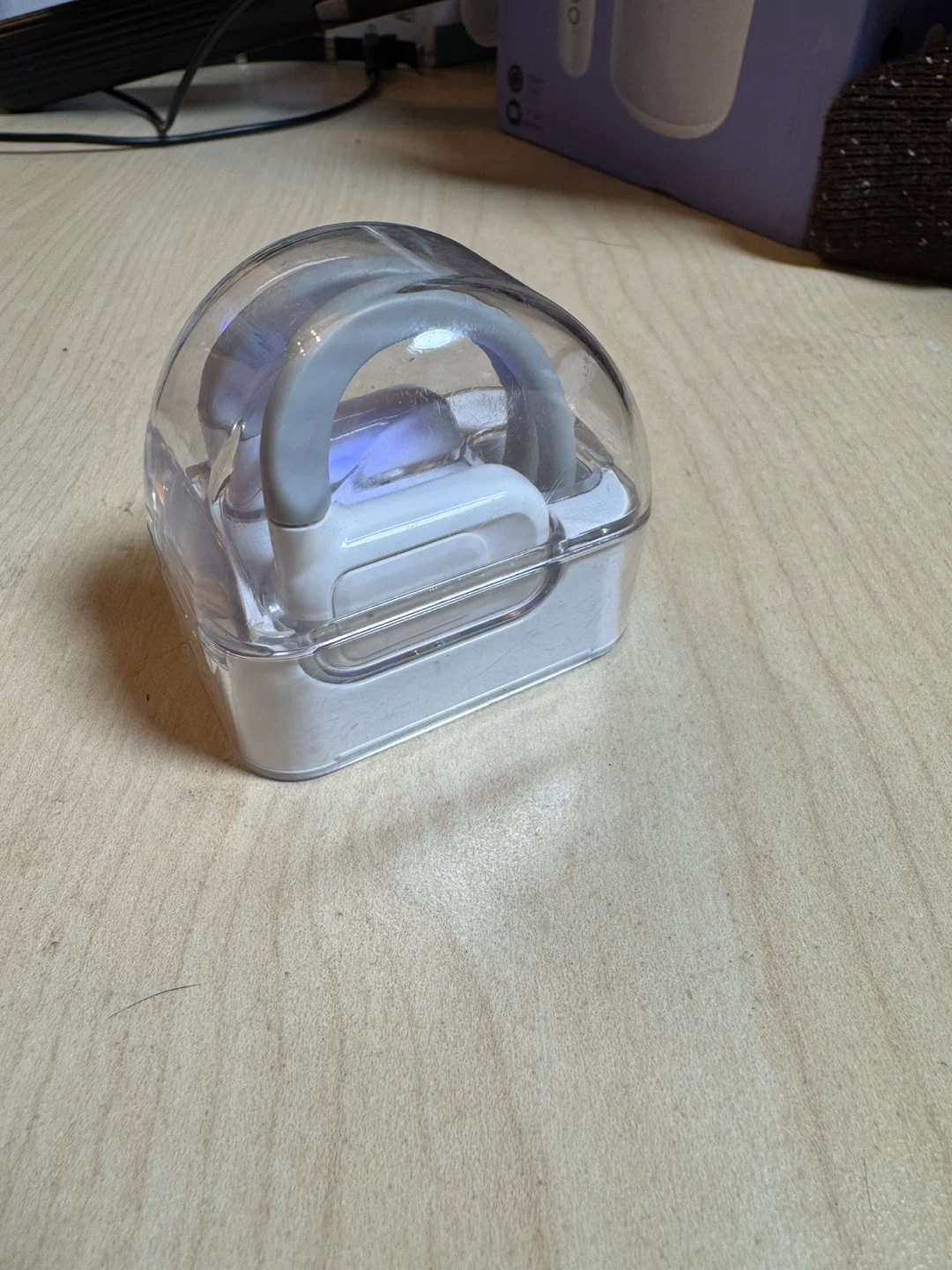 White Wireless Earbuds with Gray Ear Hooks - photo 2