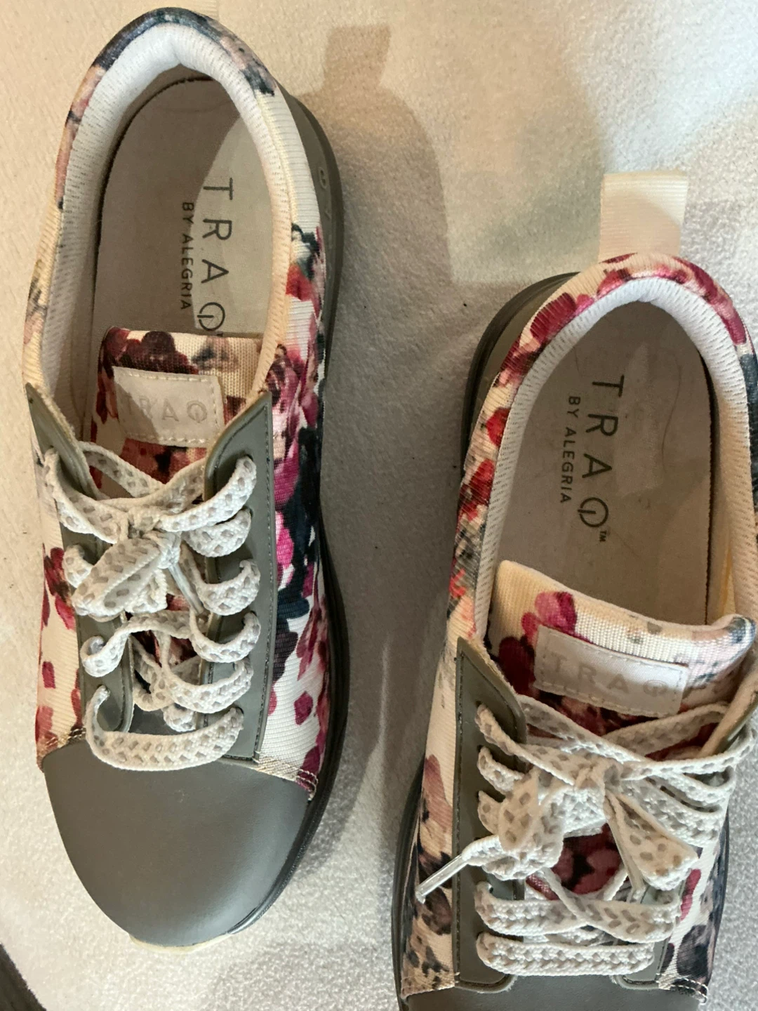 TRAQ by Alegria Women's Floral Sneakers