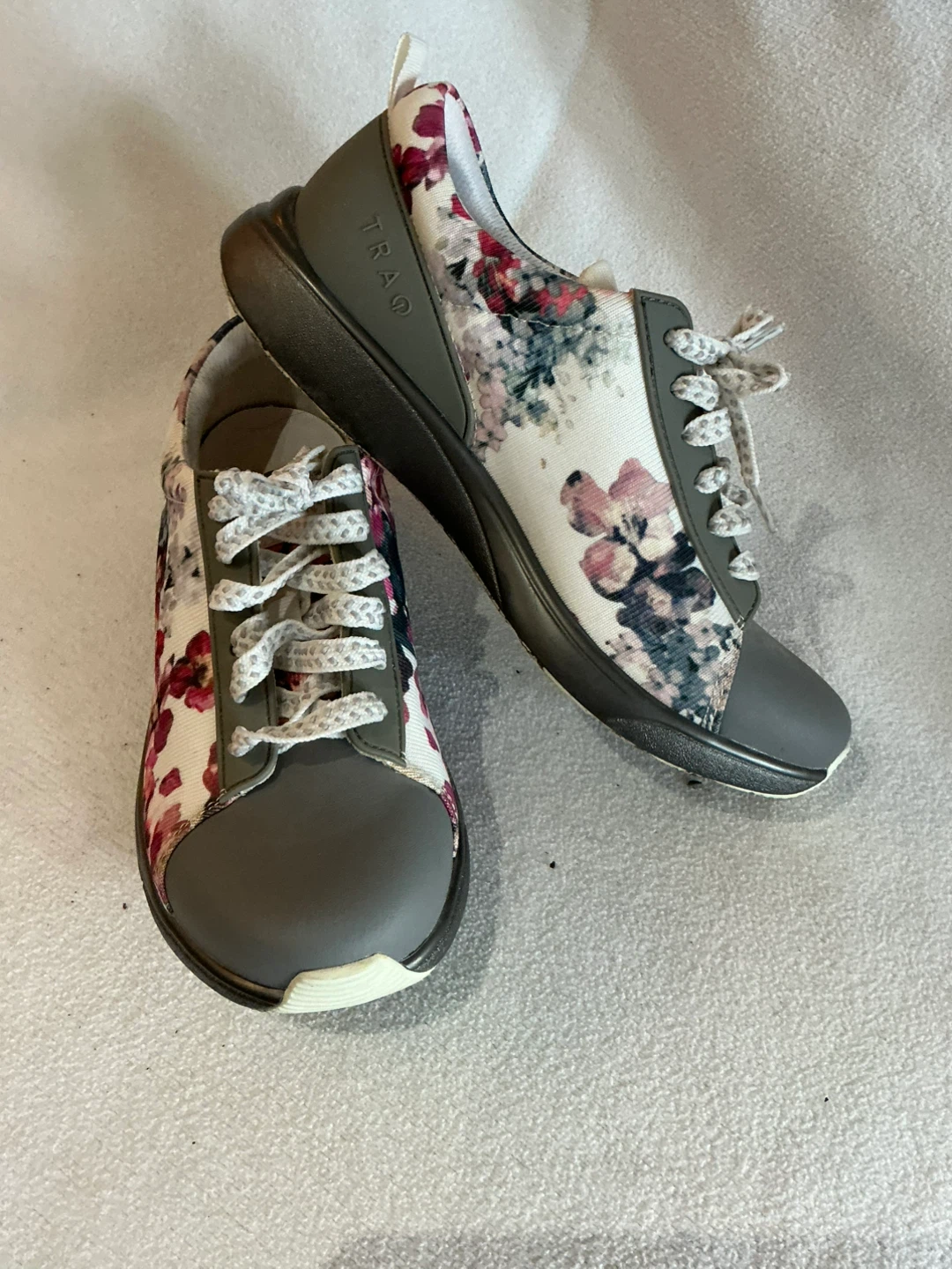 TRAQ by Alegria Women's Floral Sneakers - photo 2