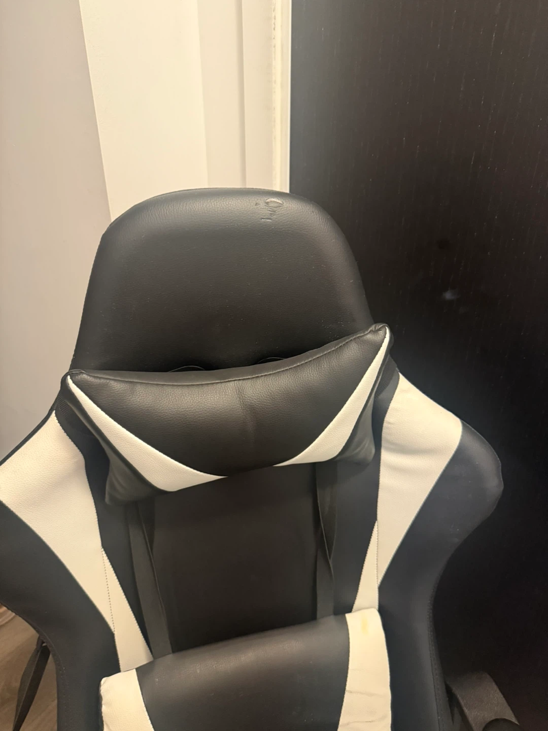 Black and White Gaming Chair - photo 2