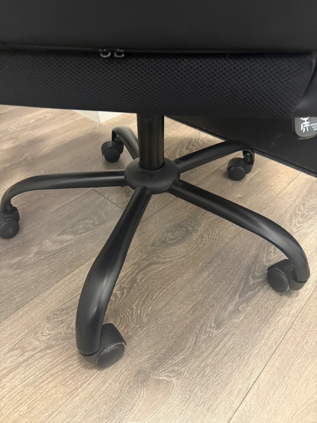 Black and White Gaming Chair - photo 4