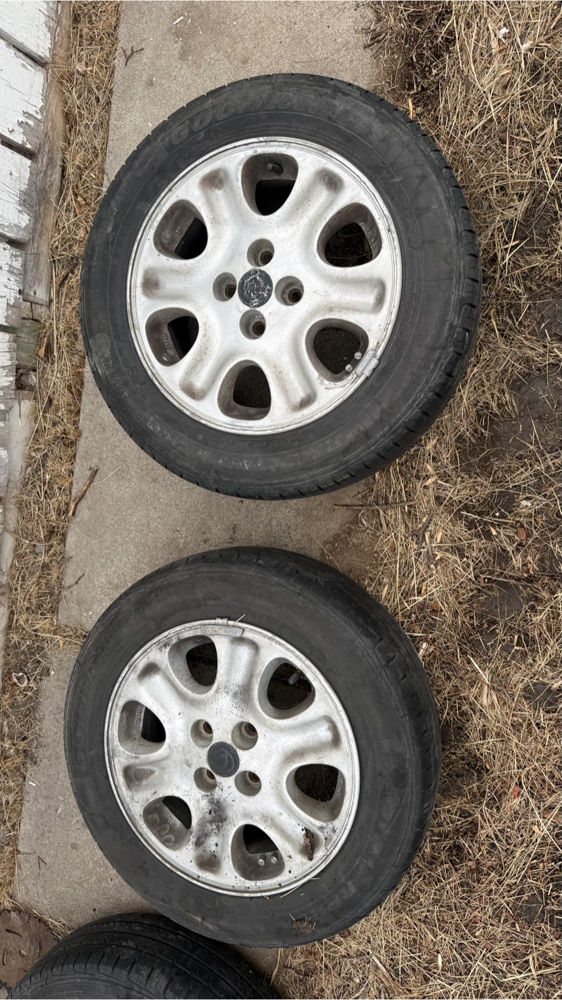 185/65R15 All-Season Tires on Rims
