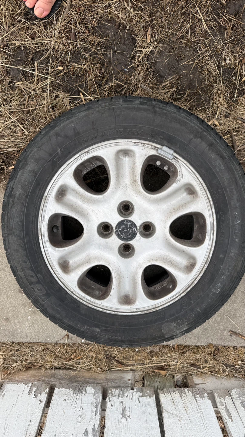 185/65R15 All-Season Tires on Rims - photo 2