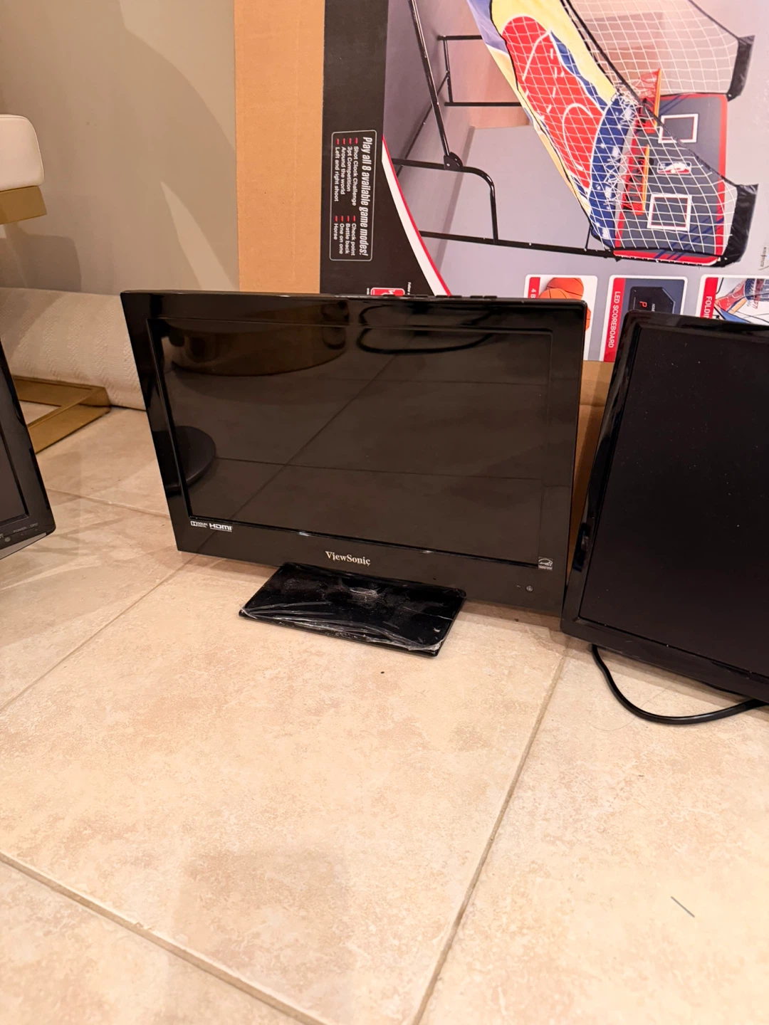 Philips, Insignia, and ViewSonic Flat Screen TVs - Bundle - photo 5