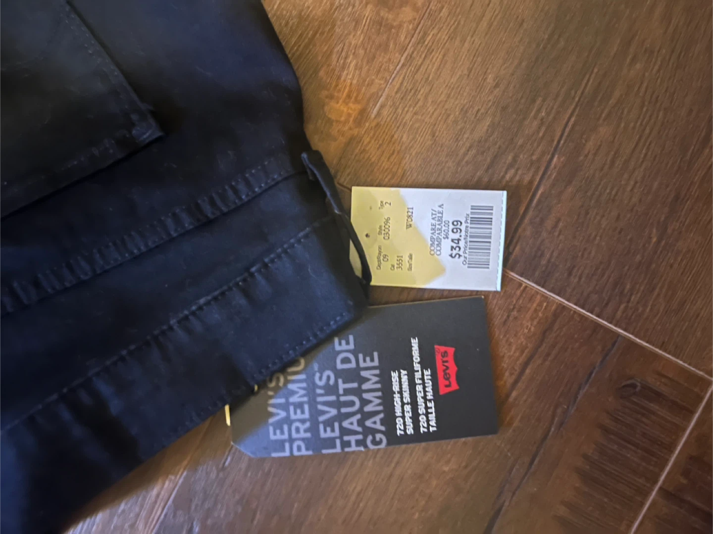 Women’s Black Levi’s high rise — size 18 New with Tag - photo 3