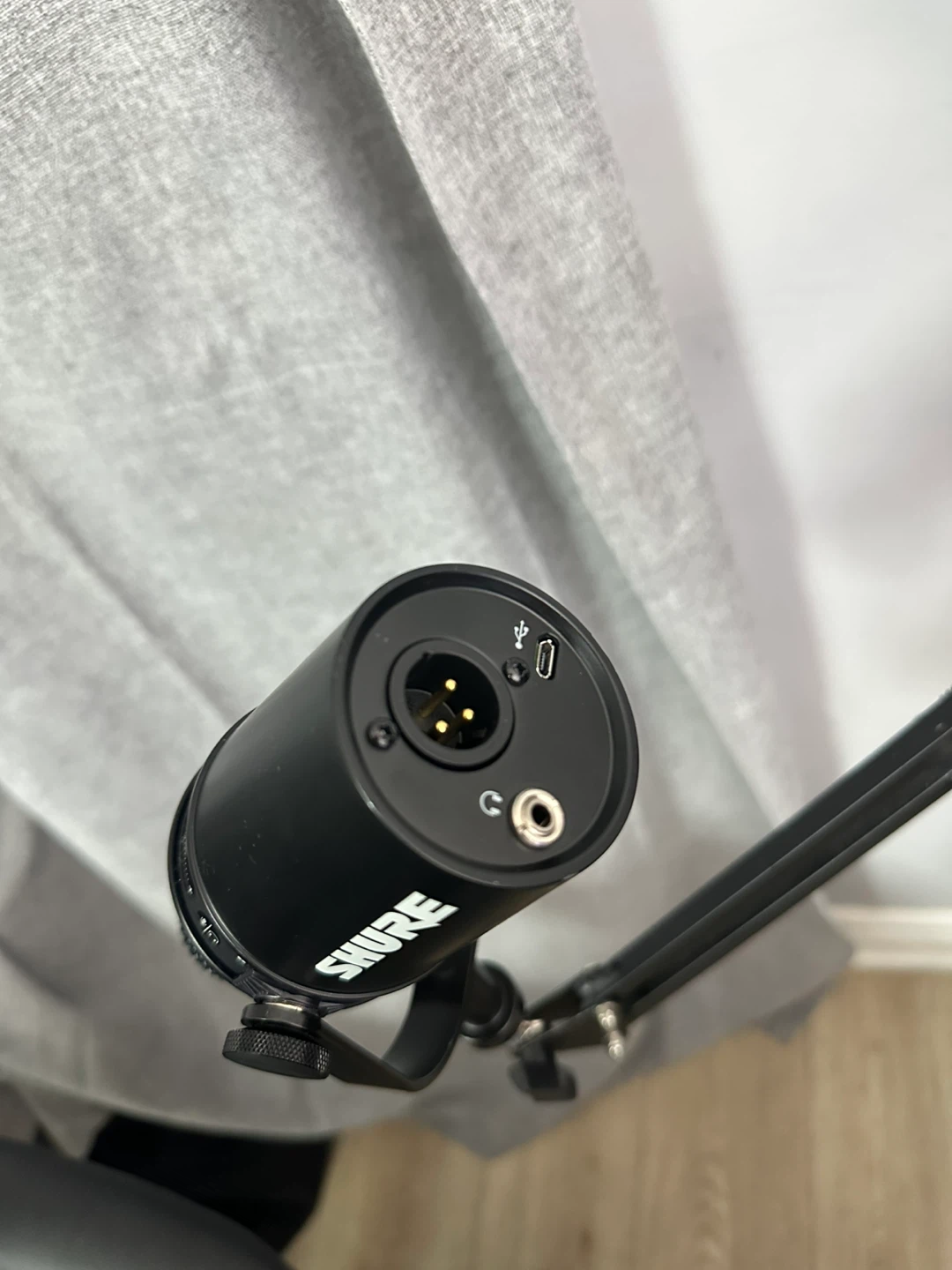 Shure MV7 USB/XLR Dynamic Microphone - photo 3