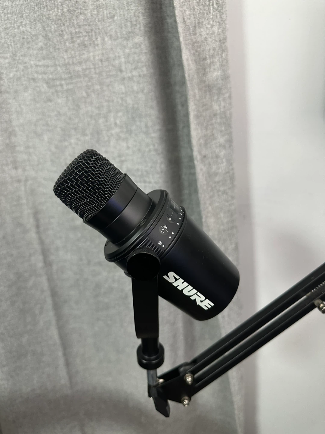 Shure MV7 USB/XLR Dynamic Microphone - photo 2