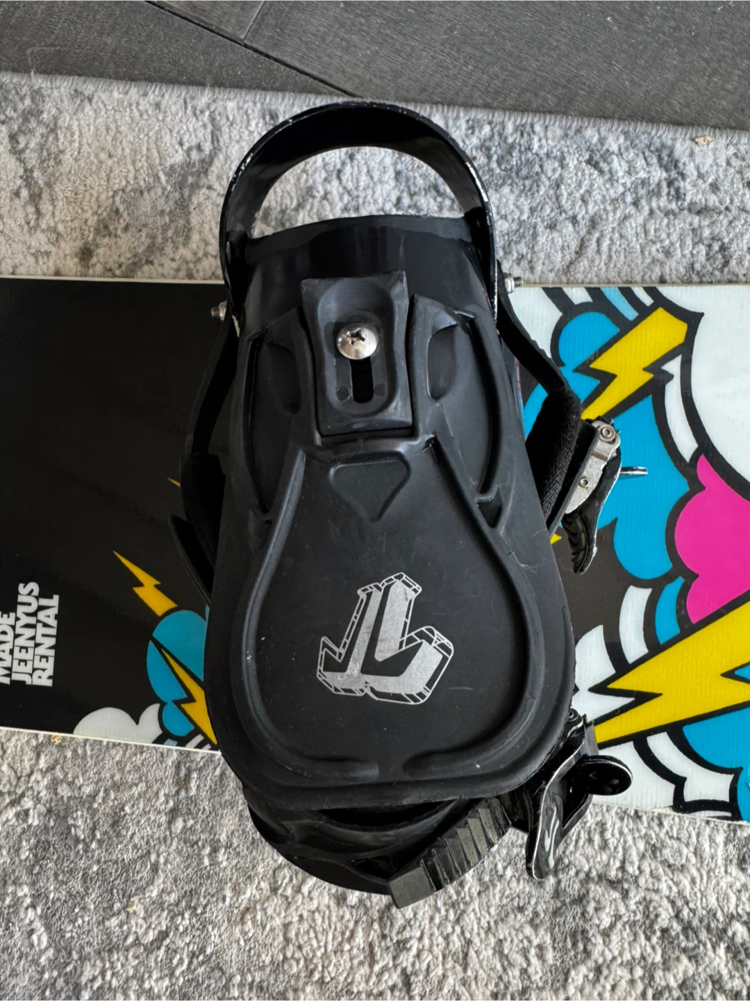 Rare Jeenyus Snowboard 156cm with Bindings - photo 4