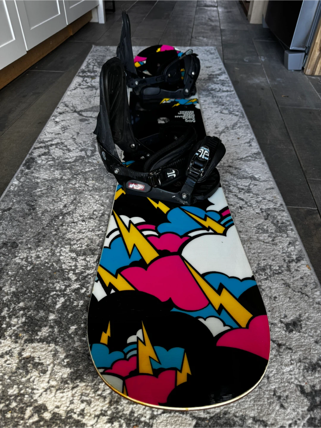Rare Jeenyus Snowboard 156cm with Bindings - photo 2