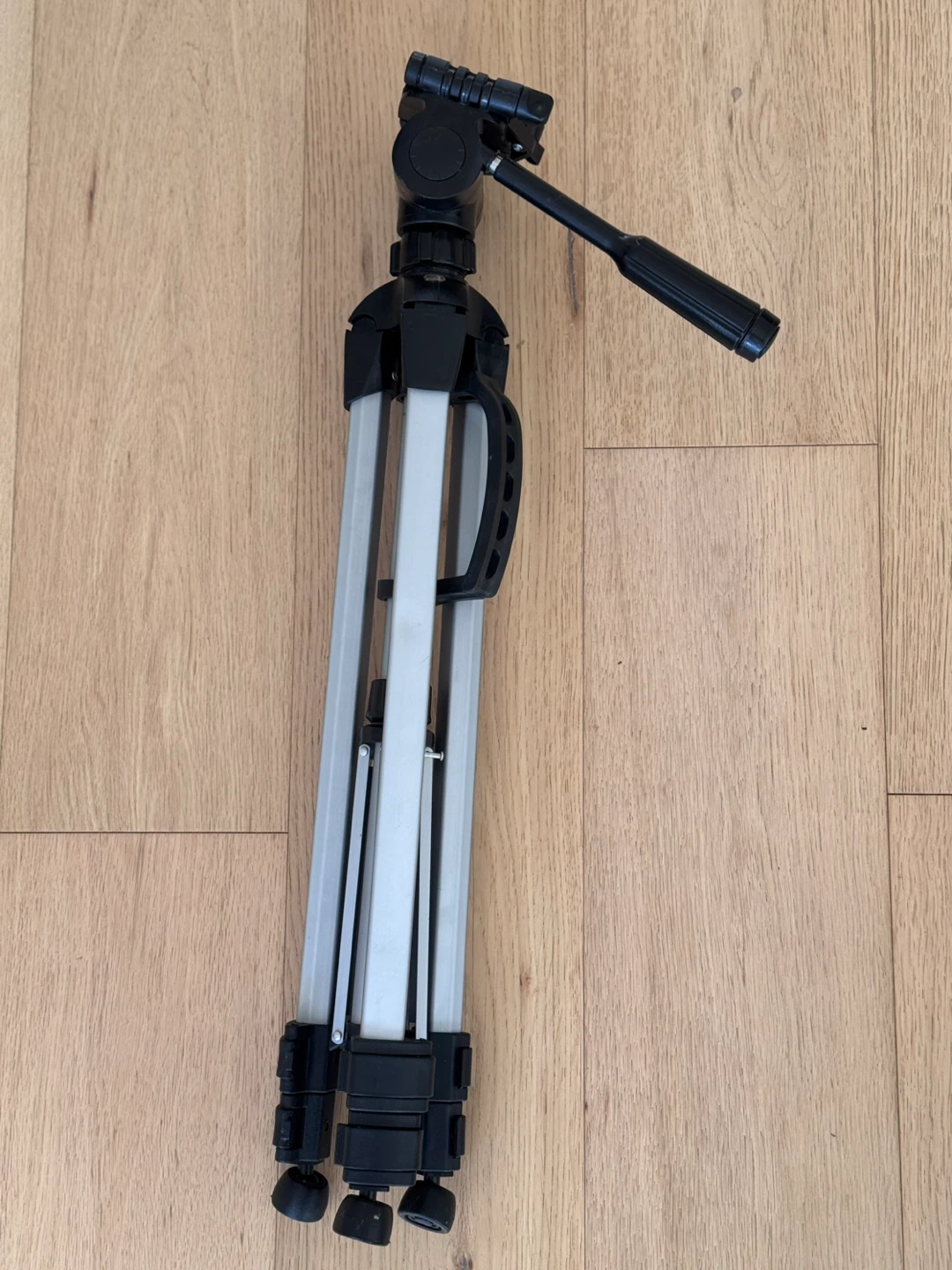 Adjustable Tripod for Camera - photo 2