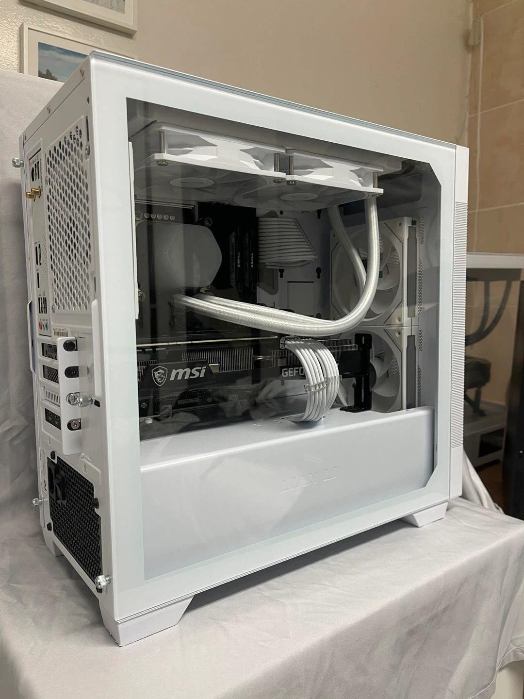 Gigabyte White Micro ATX Gaming PC 14600k, 3070, 32DDR4 3200mhz - photo 3