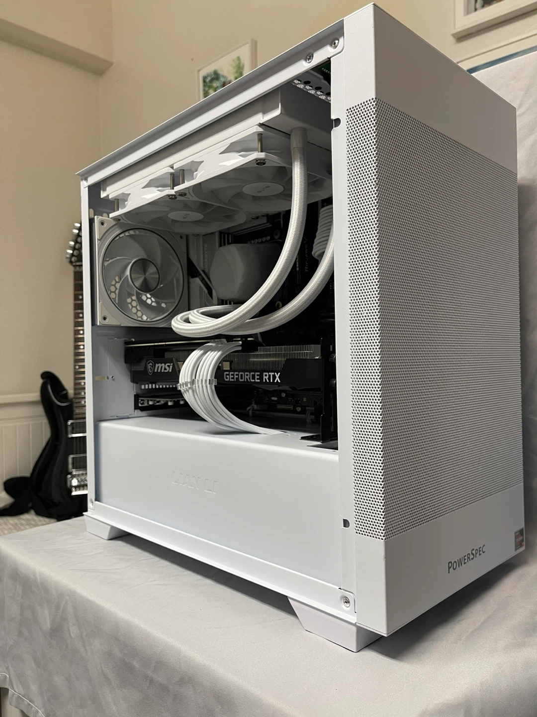 Gigabyte White Micro ATX Gaming PC 14600k, 3070, 32DDR4 3200mhz - photo 5
