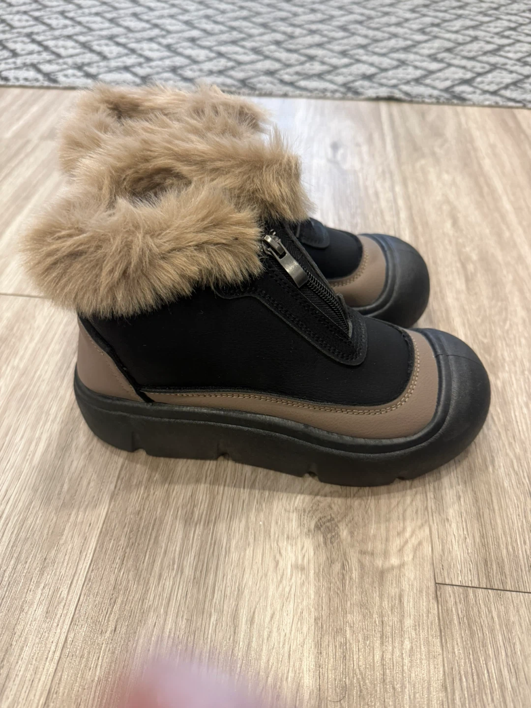 Winter Boots Size 8 - photo 2