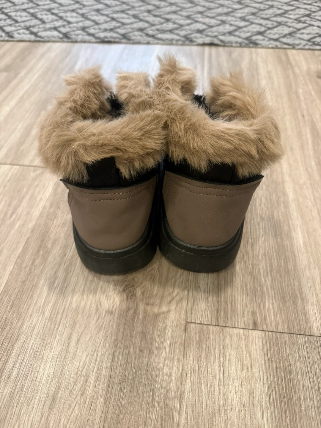 Winter Boots Size 8 - photo 4