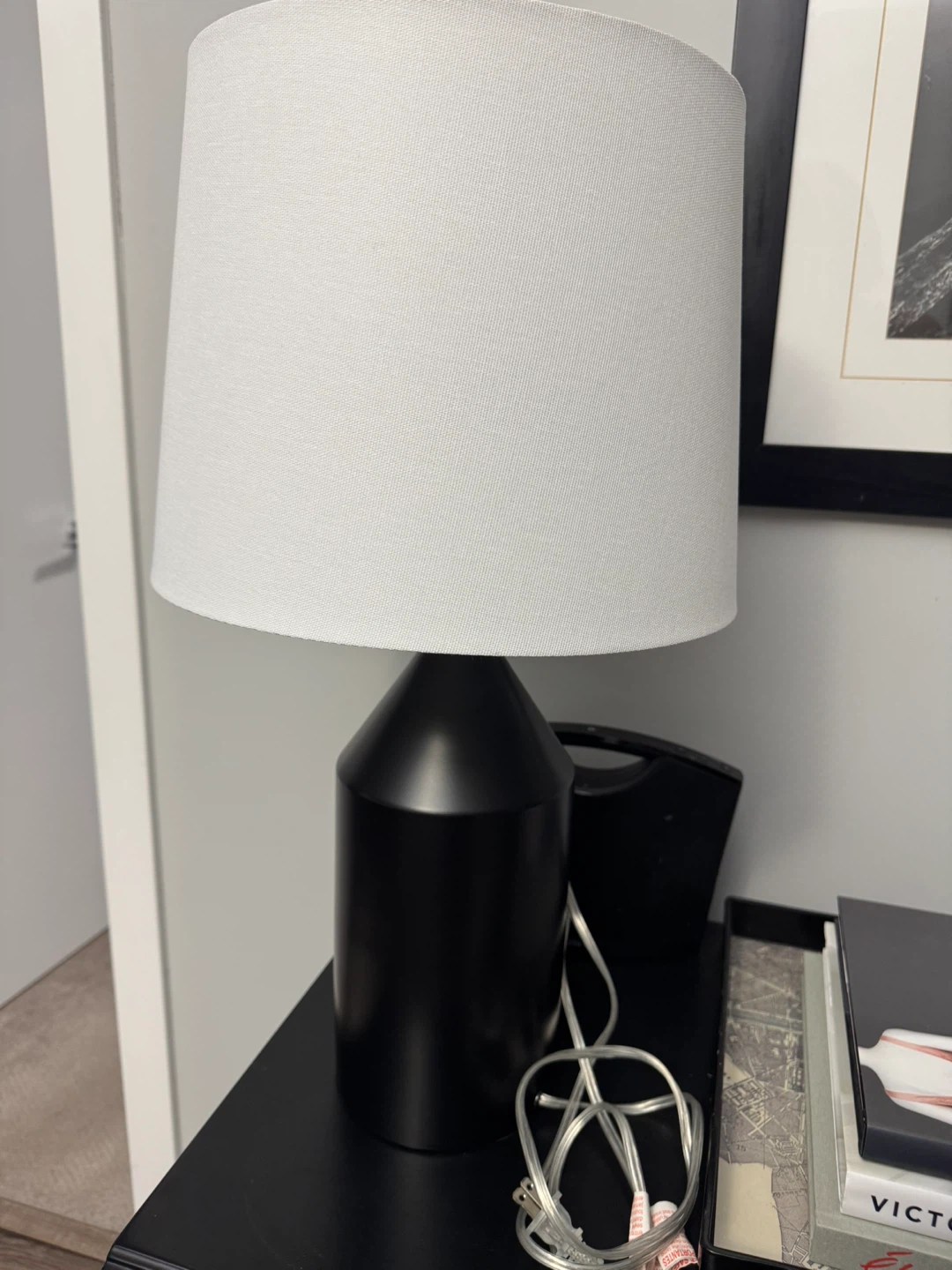 Black Table Lamp with White Shade - photo 3