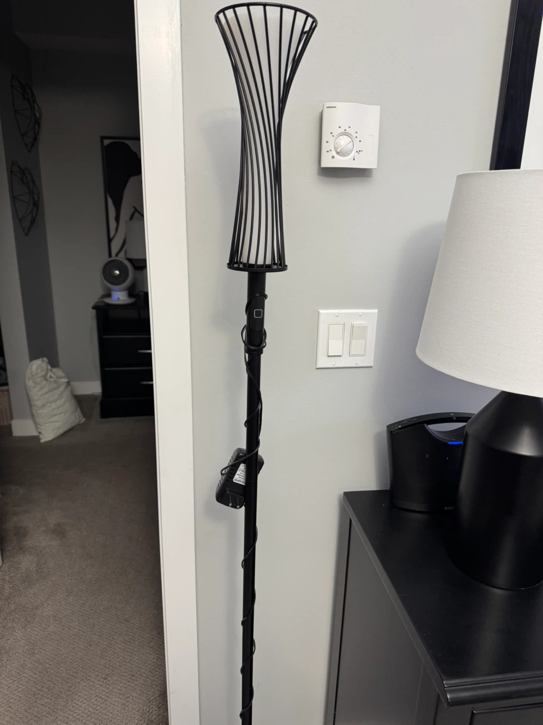 Black Metal Floor Lamp with Twisted Shade - photo 3