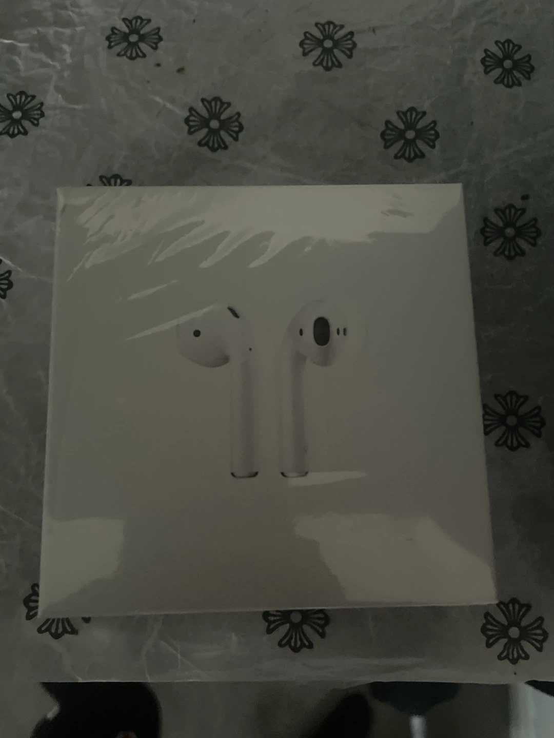 Apple AirPods with Wireless Charging Case