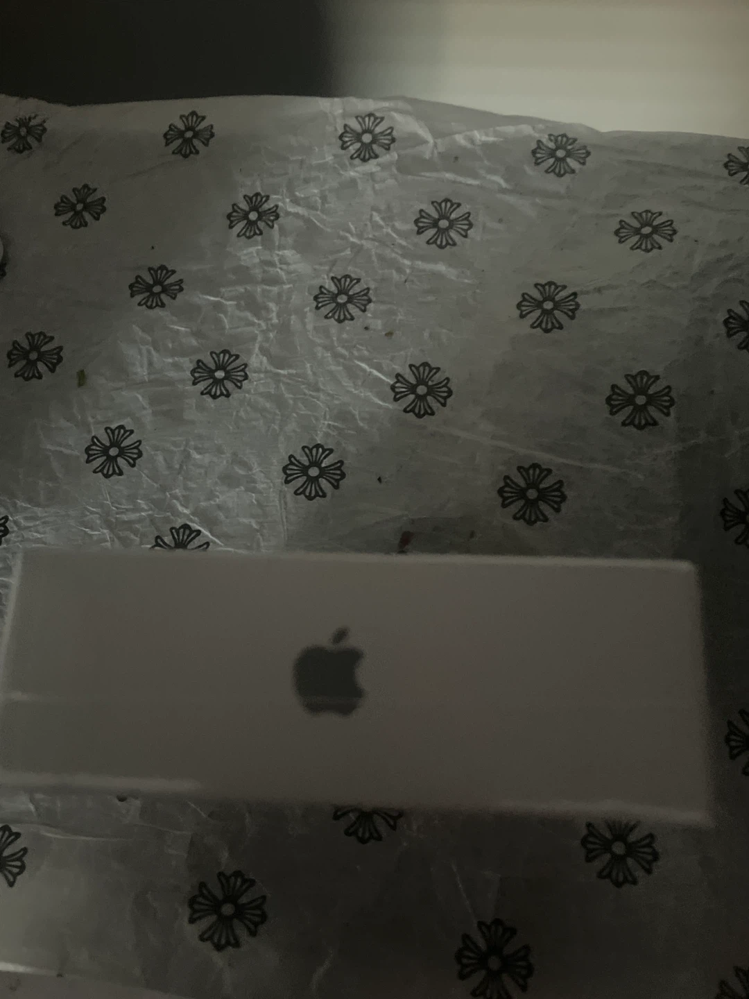 Apple AirPods with Wireless Charging Case - photo 2