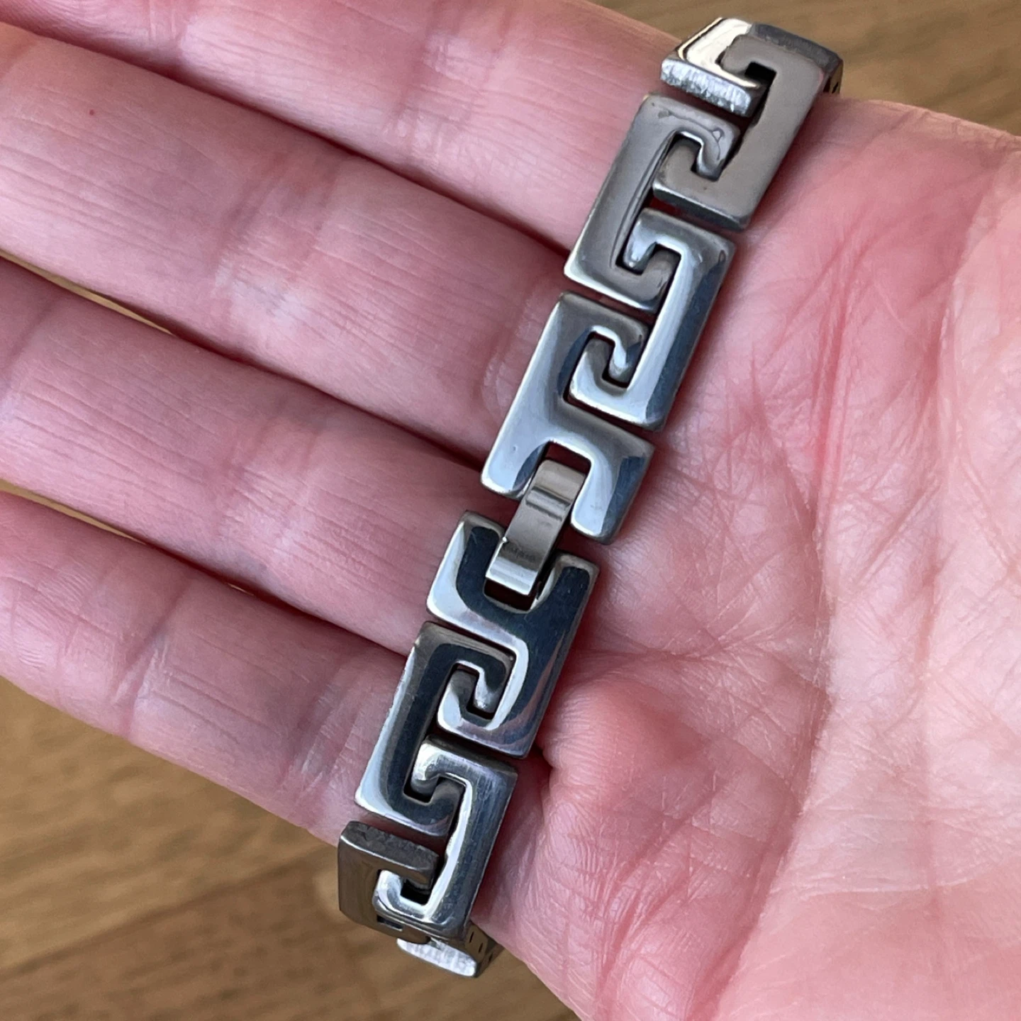 Geometric Greek key pattern stainless steel bracelet - photo 3
