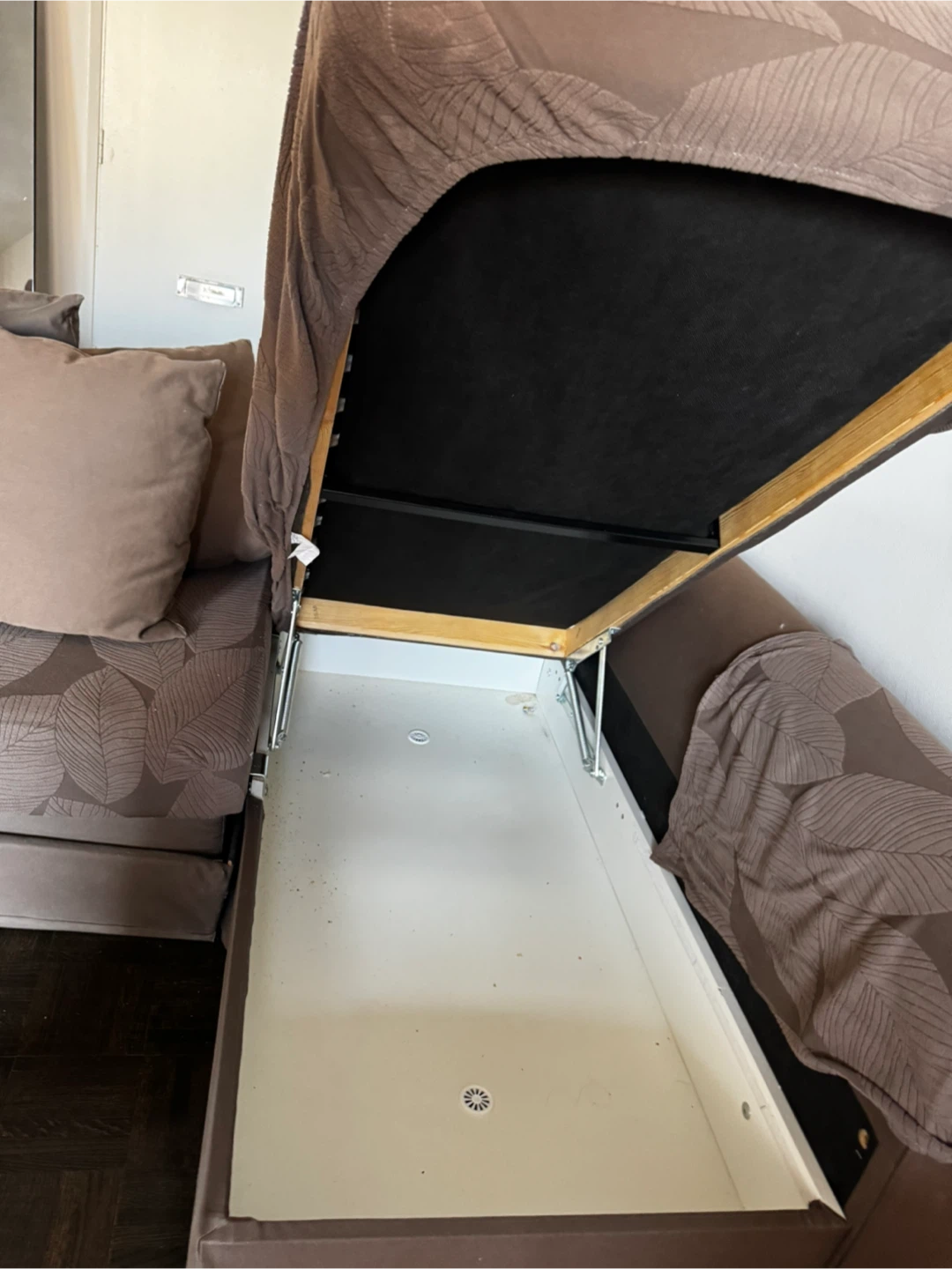 L-shape sofa with Storage