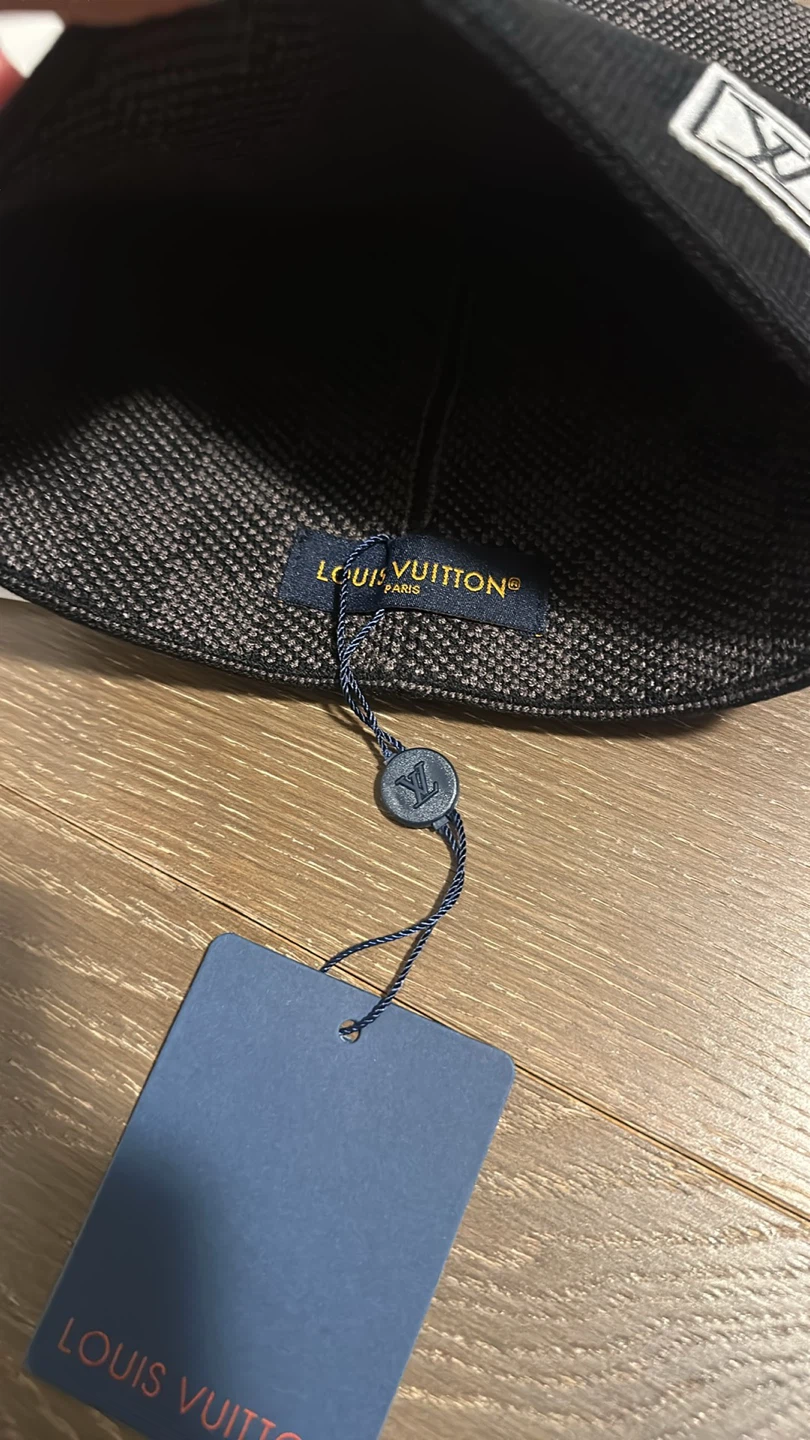 Louis Vuitton Black Beanie - photo 3