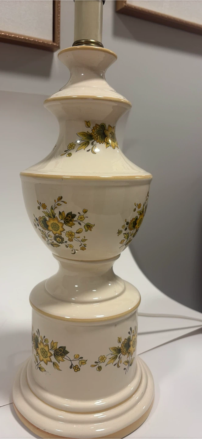 Vintage Ceramic Floral Table Lamp - photo 4