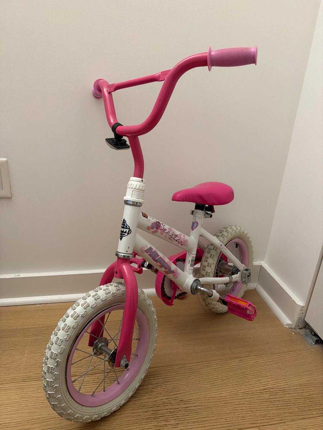 Girls Pink and White Seastar Bike - 12 inch