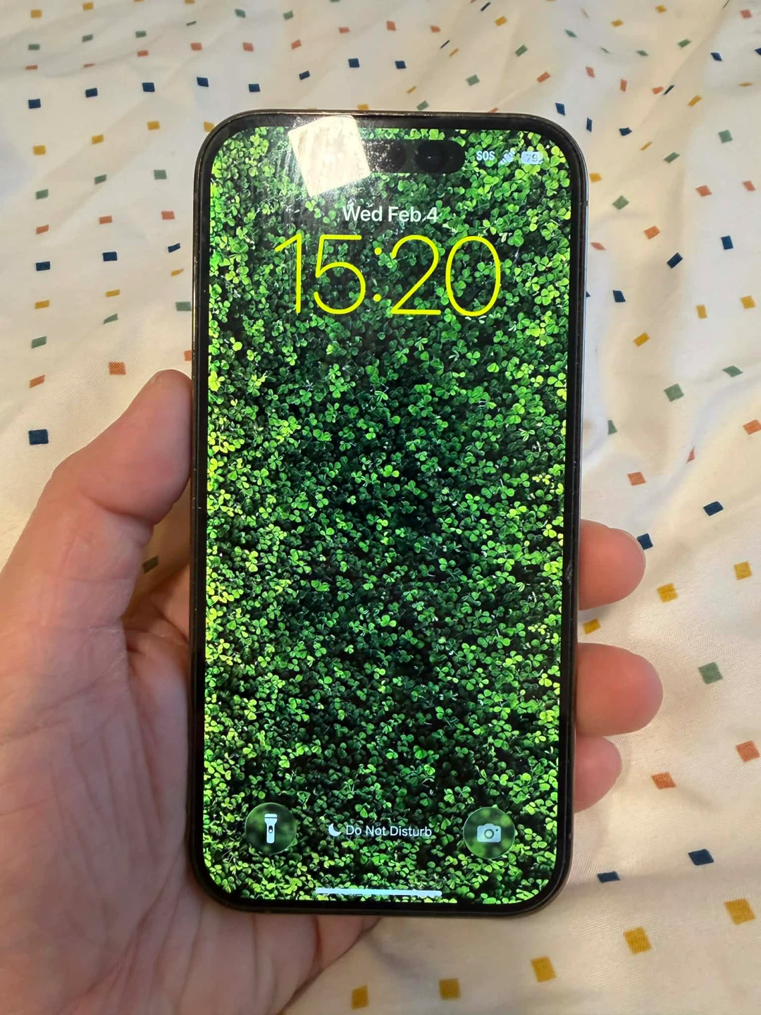 iPhone 14 Pro gold - photo 5