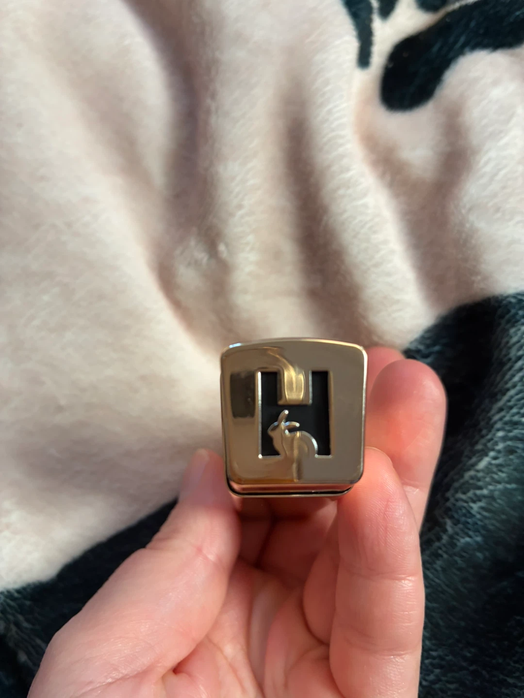 Hourglass Unlocked Satin Creme Lipstick - Flora 330 - photo 5