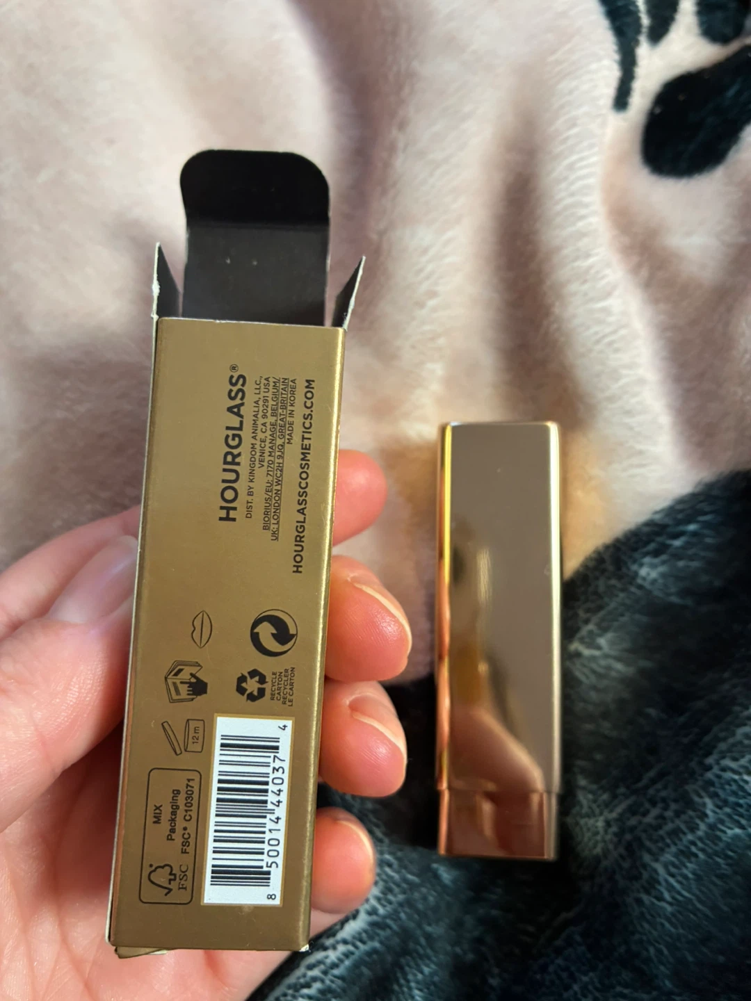Hourglass Unlocked Satin Creme Lipstick - Flora 330 - photo 3