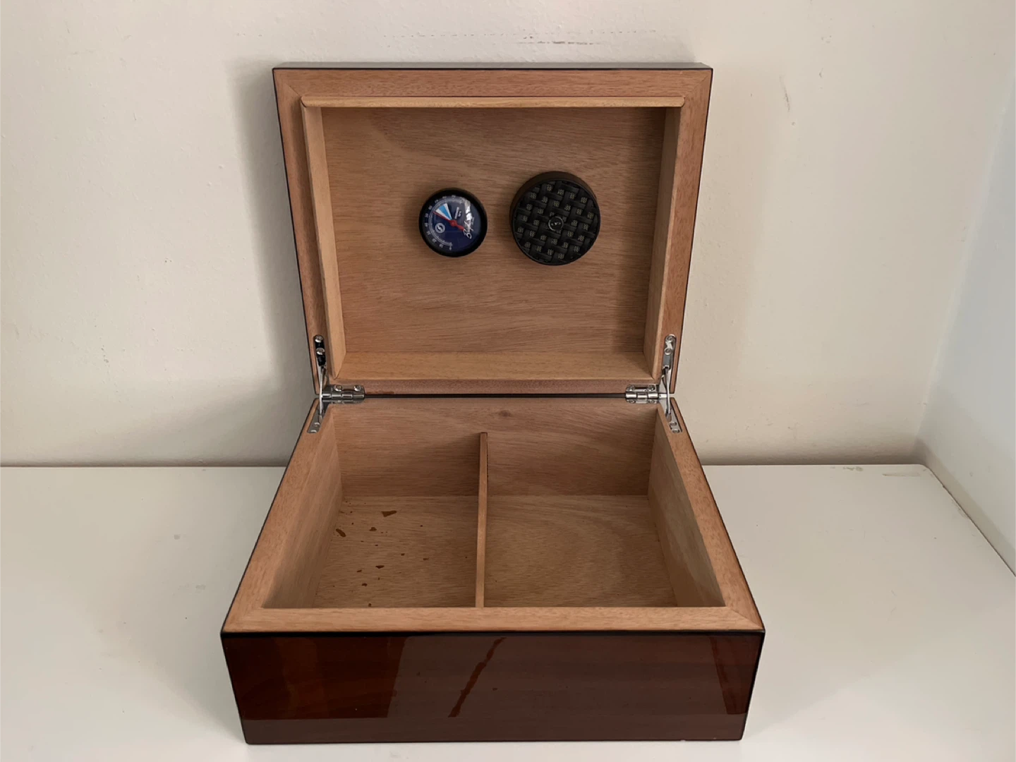 Wooden Humidor Box with Hygrometer - photo 2
