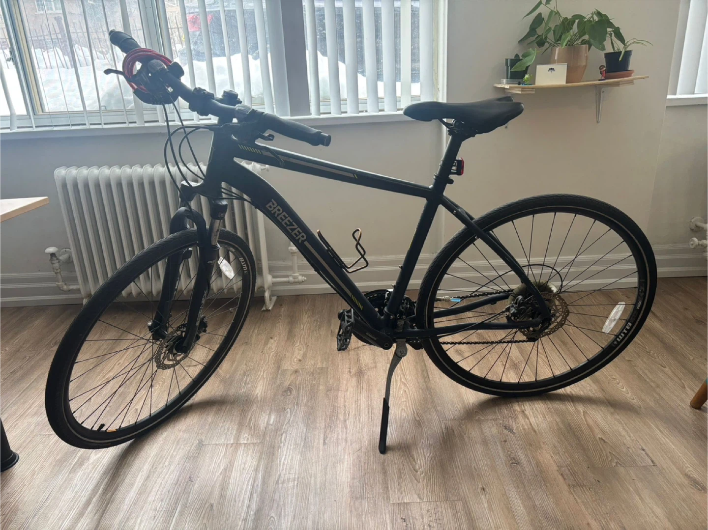 Breezer Villager Hybrid Bike