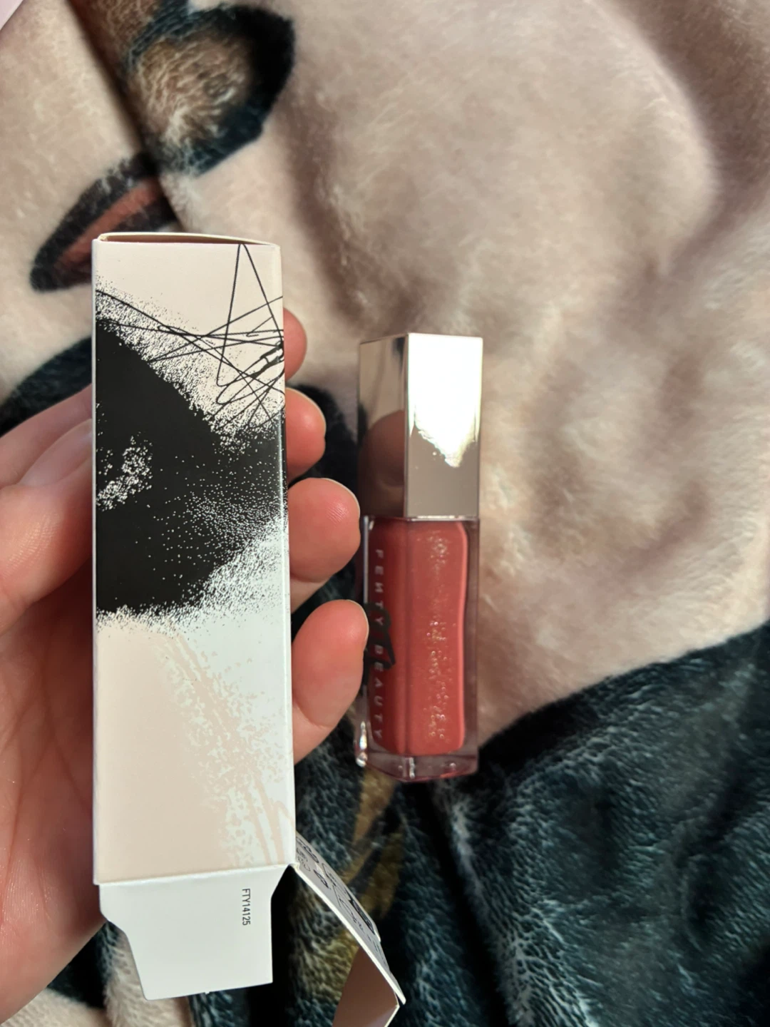 Fenty Beauty Gloss Bomb Oil "Fussy" Lip Gloss 9ml - photo 5