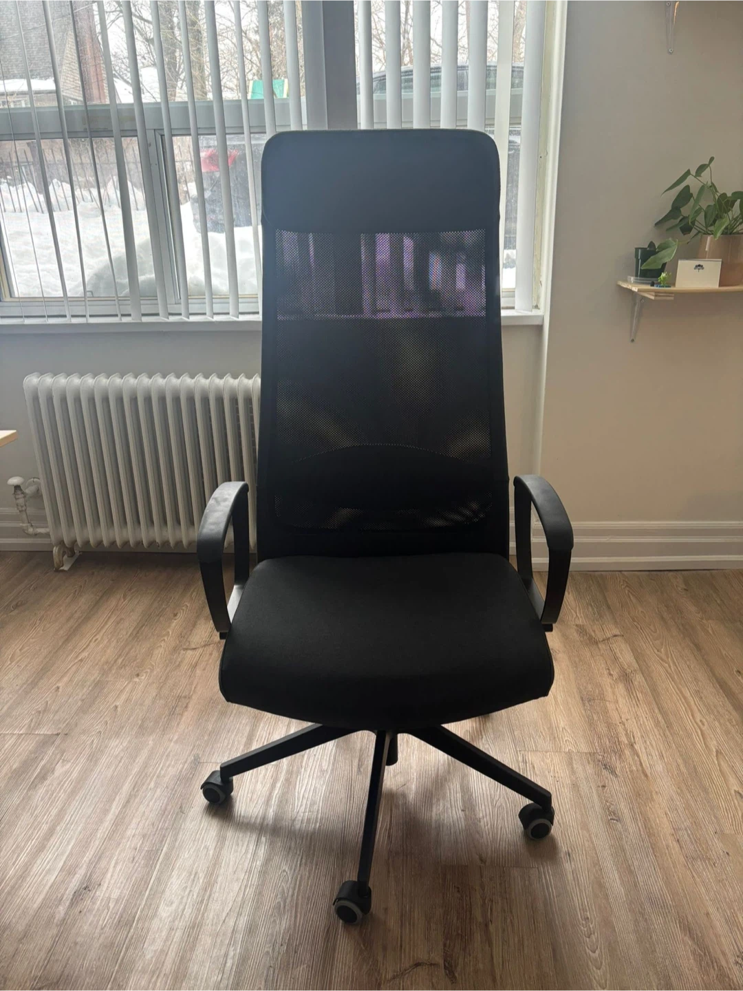 Black Ergonomic Office Chair with Headrest