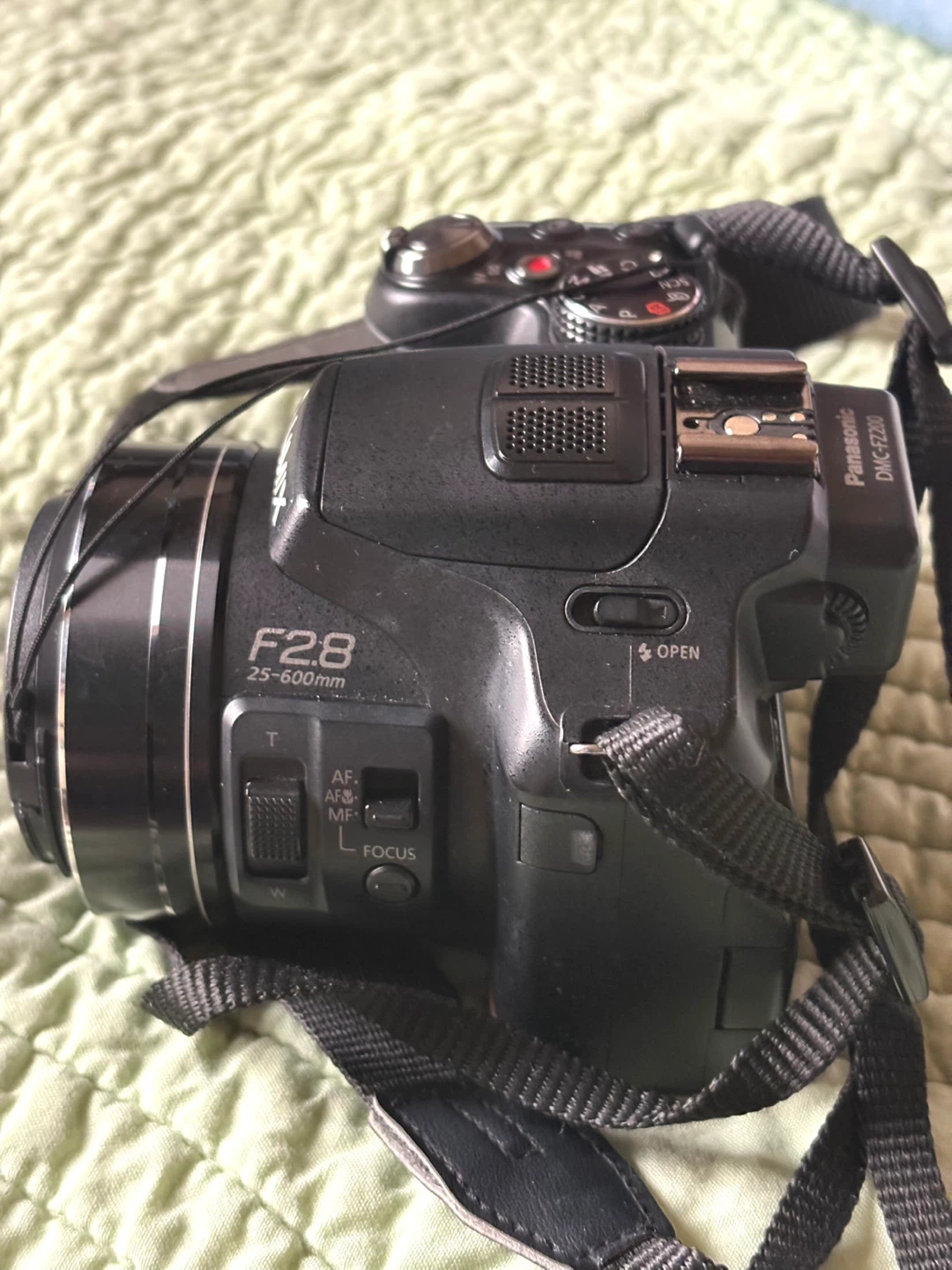 Panasonic Lumix DMC-FZ200 Digital Camera - photo 2