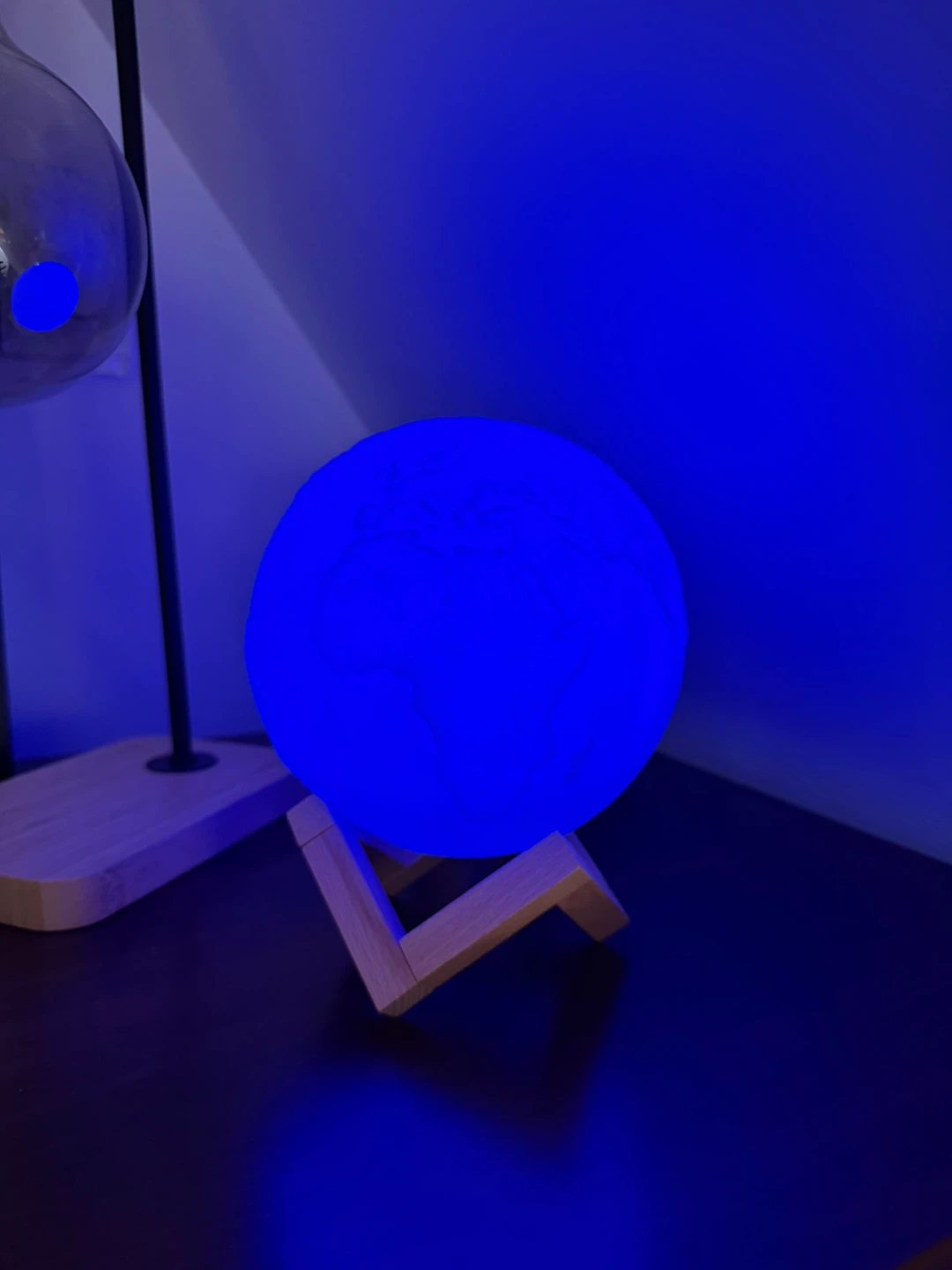 Globe Night Light Lamp - photo 3