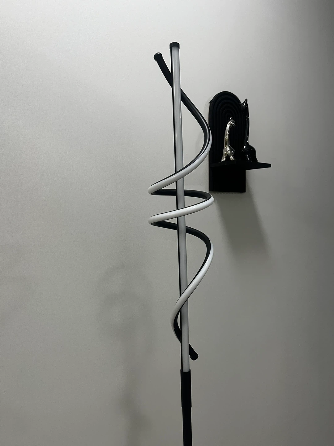 Modern LED Spiral Floor Lamp - Black - photo 2