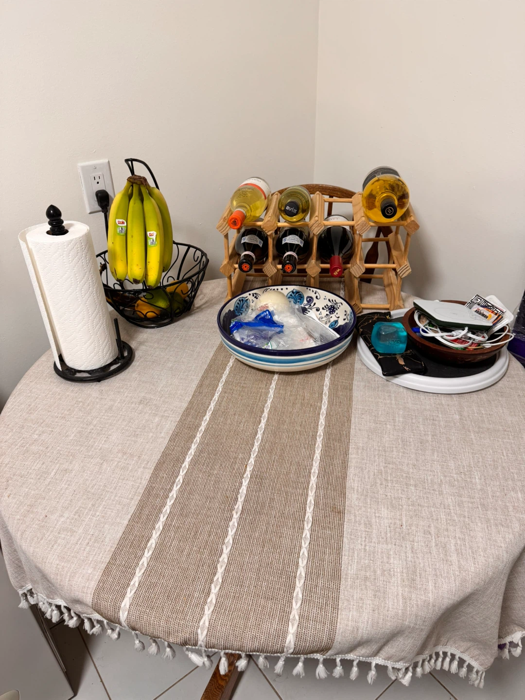 🏆MOVING SALE: round wood table with inserts & chairs