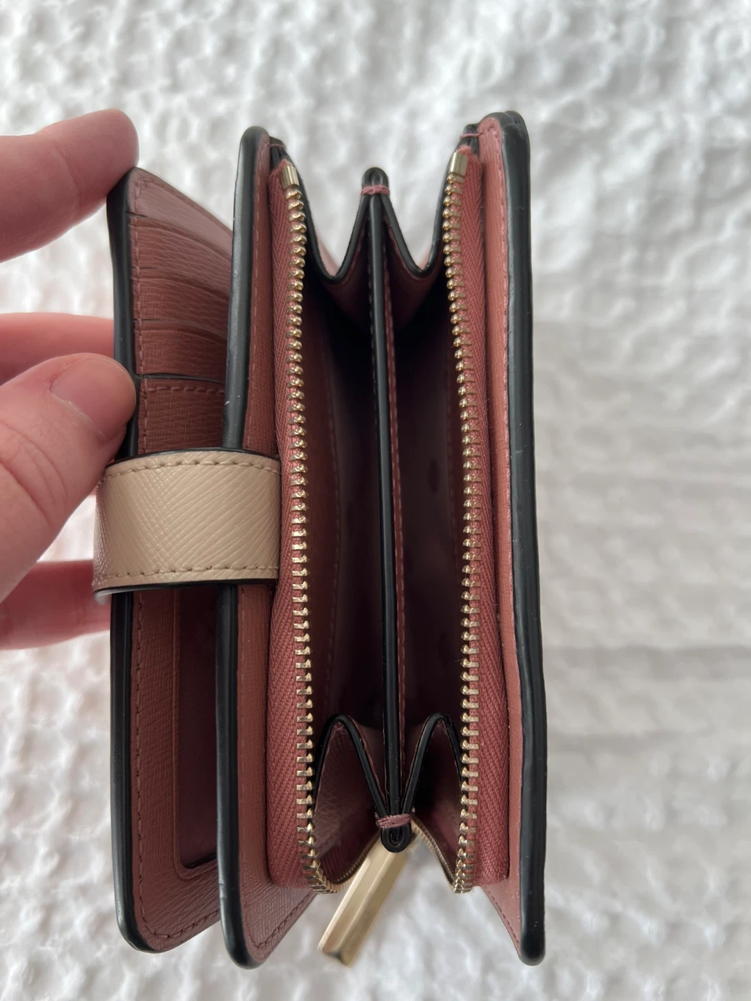 Women’s Leather Kate Spade Medium-Sized Wallet Tan and Black - photo 4