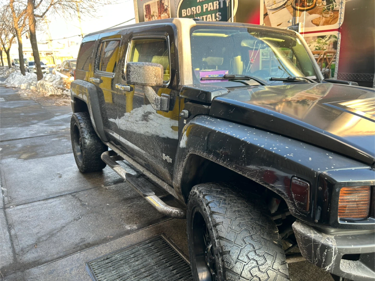 Black Hummer H3 SUV - photo 2