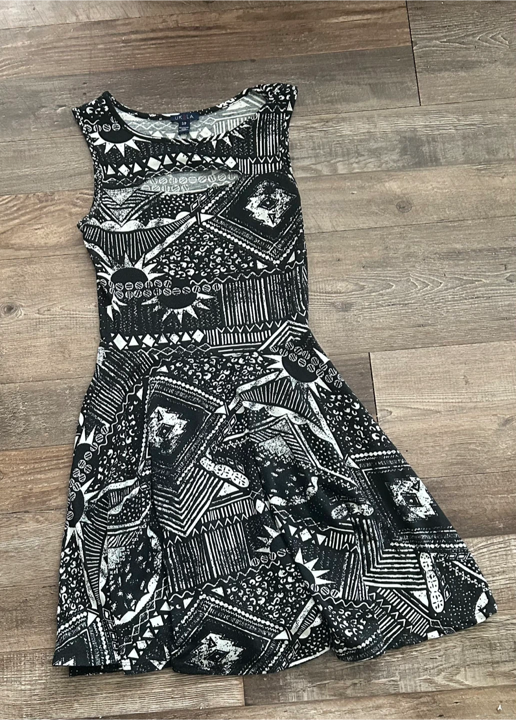UK2LA Black & White Geometric Print Sleeveless Dress