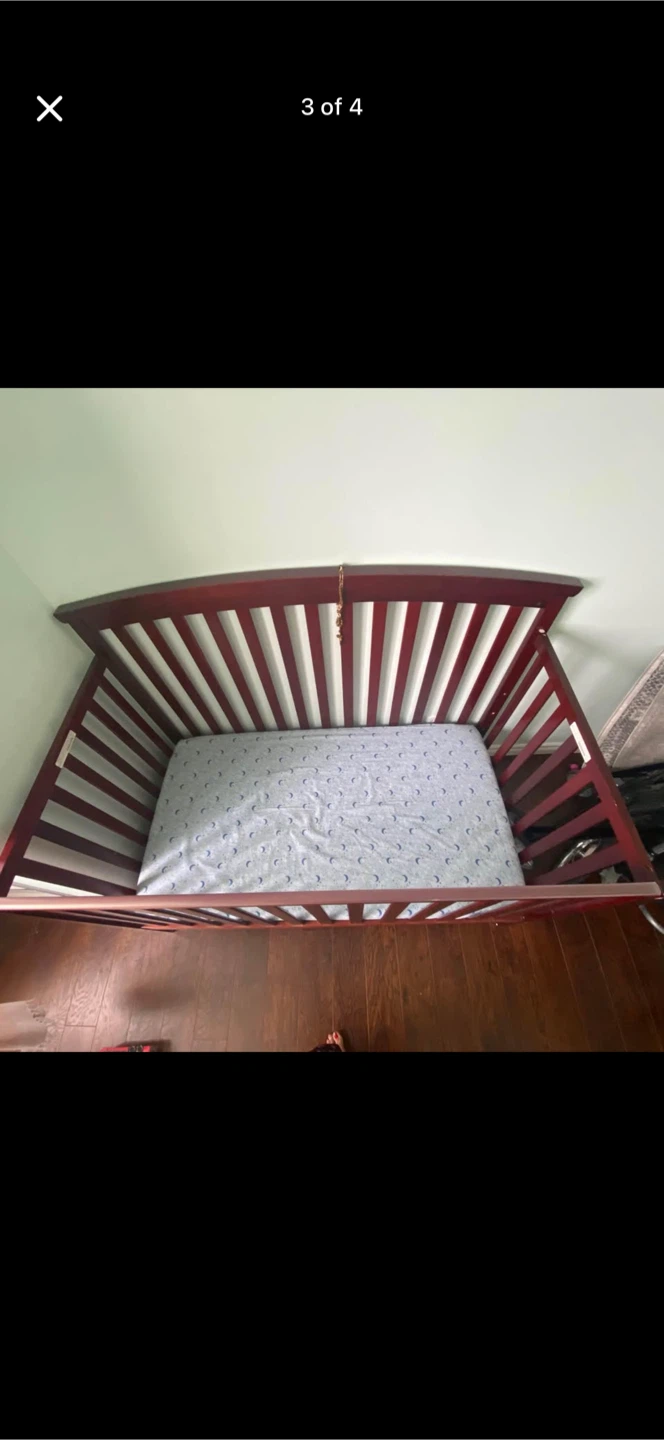 Wooden Crib with Mattress - photo 2