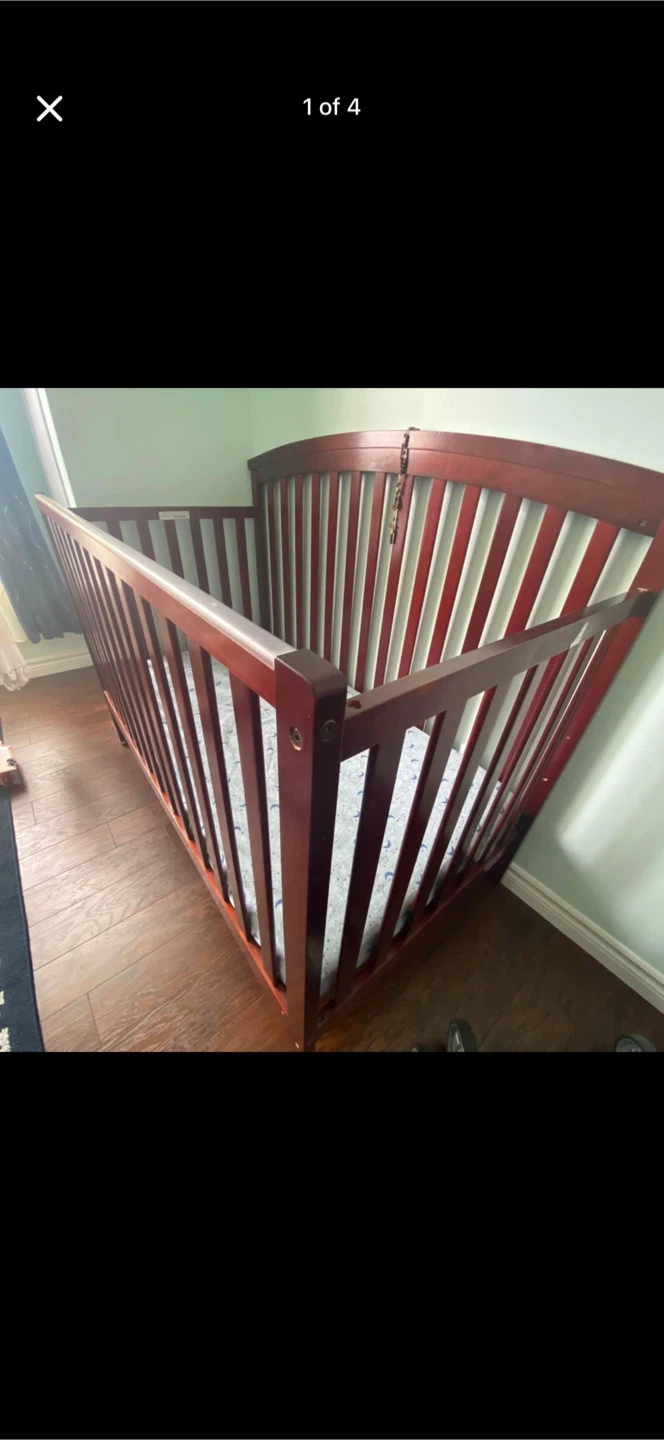 Wooden Crib with Mattress - photo 4