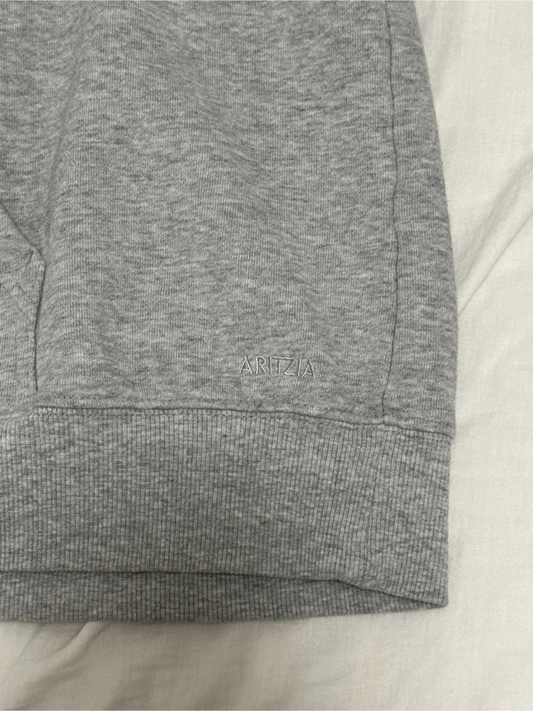 aritzia mega raglan hoodie - photo 3