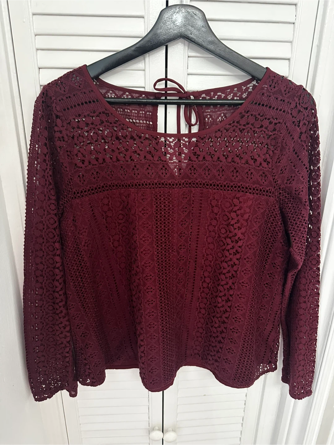 Hollister Lace Blouse Burgundy Size L