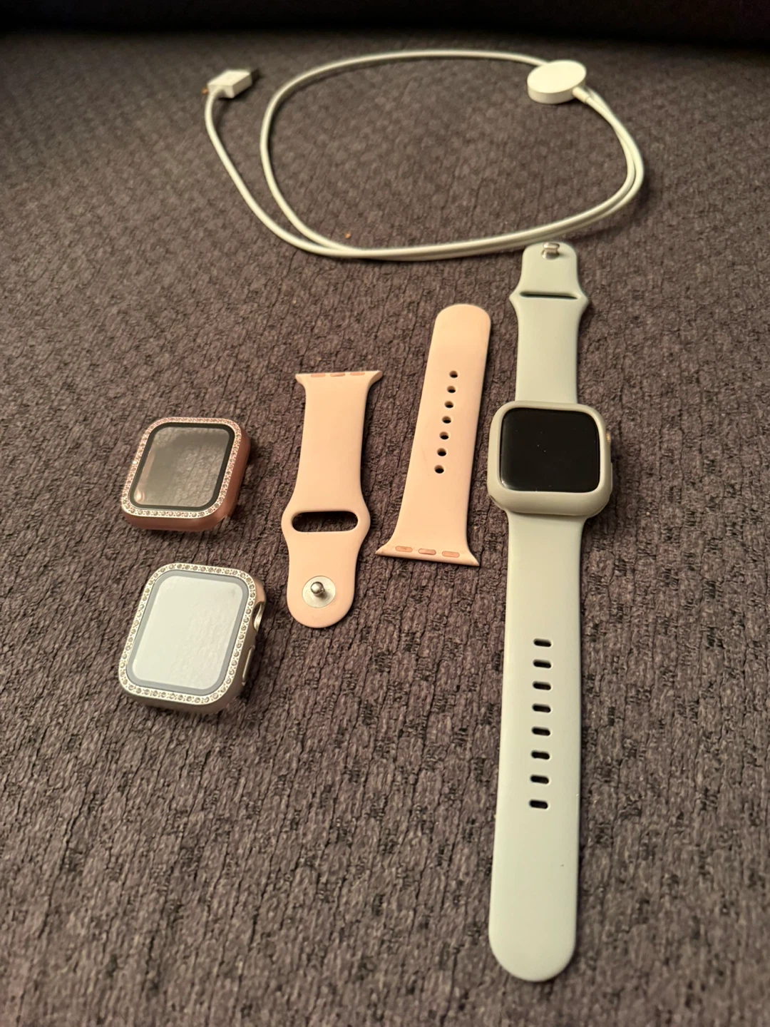 Apple Watch Series SE 40mm with accessories