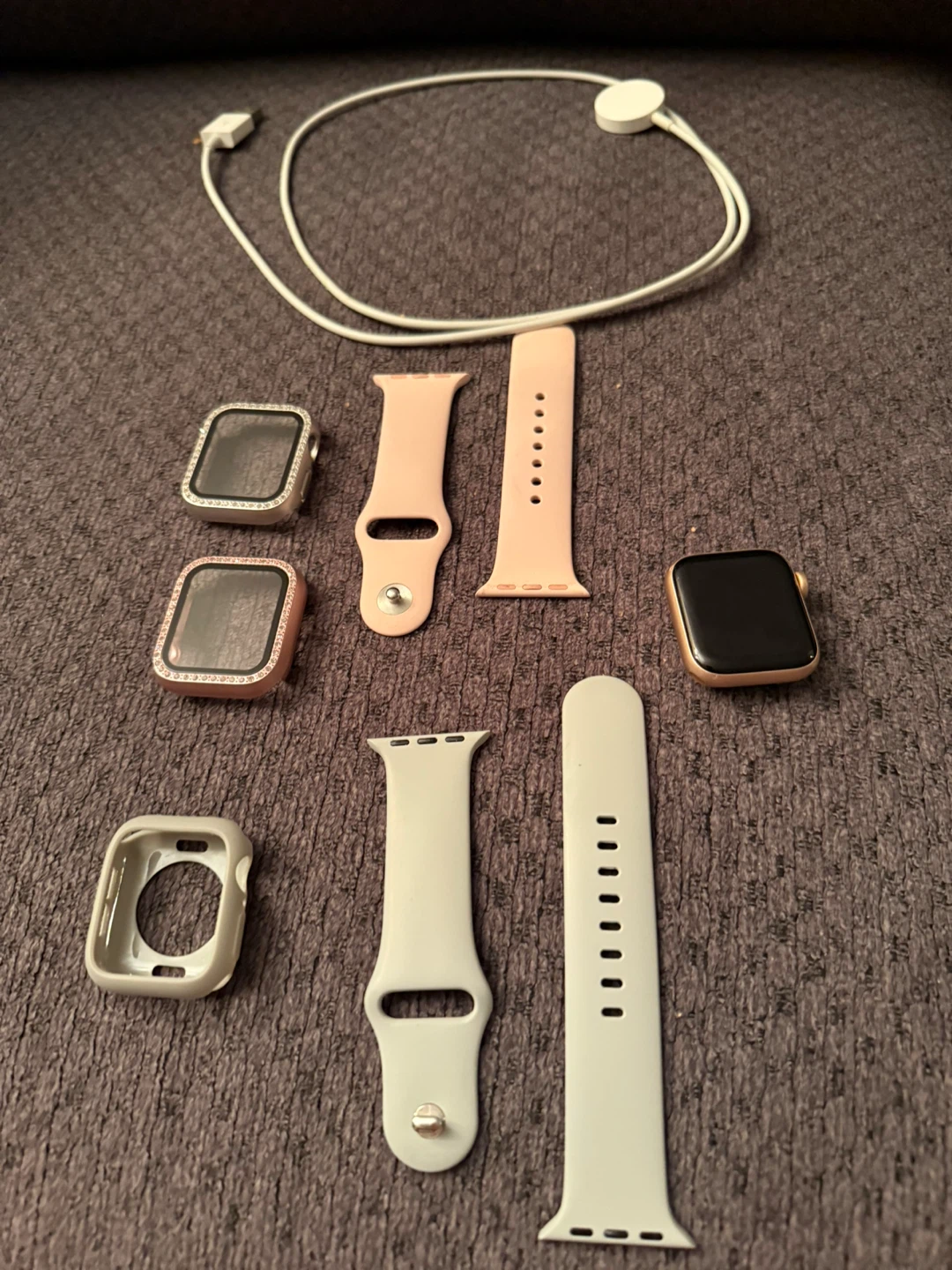 Apple Watch Series SE 40mm with accessories - photo 2